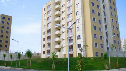 Ev sahibi, kiracının rızası olmadan kira sözleşmesini değiştiremez; kiracının hakları korunur.