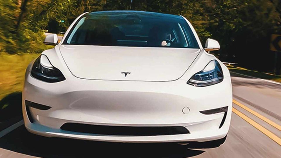 Tesla İstanbul Anadolu yakasında mağaza açtı