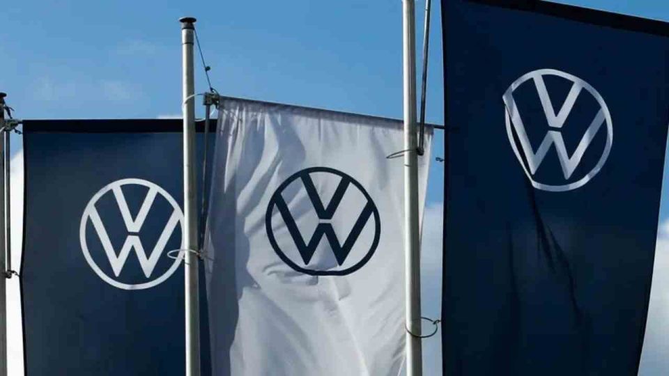 Alman otomotiv devi Volkswagen'de sular durulmuyor: 4 bin yöneticisinin ikramiyesini kesti