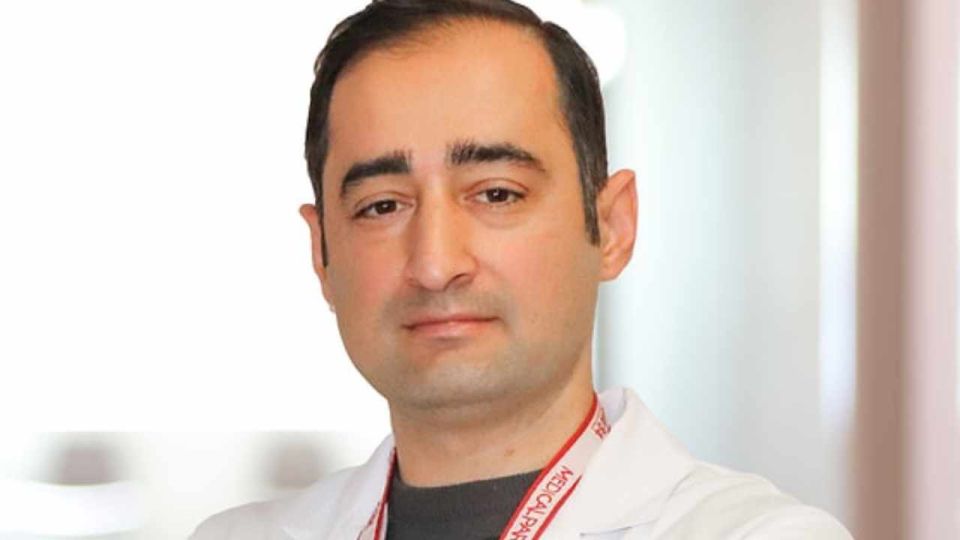 Ahmet Çetiz kimdir? Doktor Ahmet Çetiz eşi Hasibe Çetiz ve iki çocuğu Kartalkaya'da hayatını kaybetti