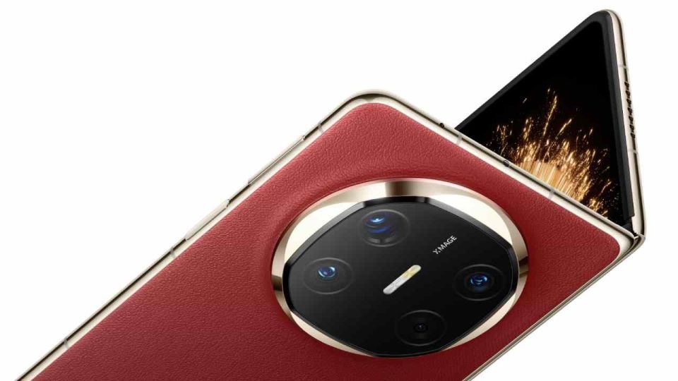 Huawei ne saklıyor? Üst düzey yönetici 'inanılmaz' bir telefon tanıtacaklarını açıkladı
