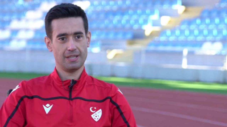 Burak Pakkan kimdir?