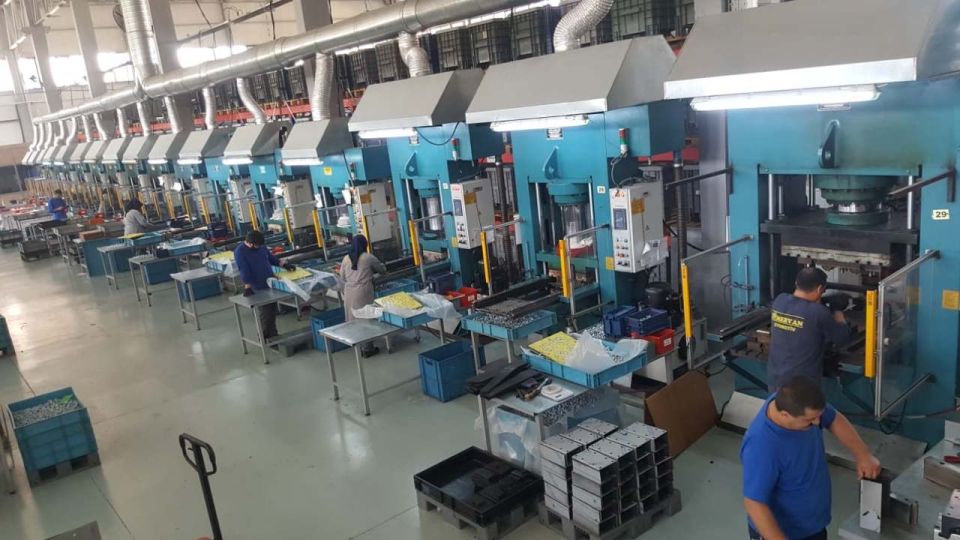 Otomotiv devinden çalışanlarına 4.000 TL'lik Ramazan çeki