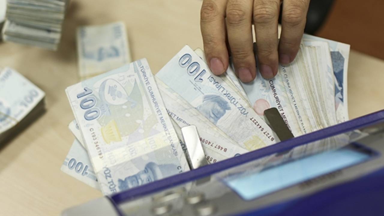 Asgari Ücret Tespit Komisyonu bu haftaki görüşmeler kapsamında net asgari ücreti duyuracak.
