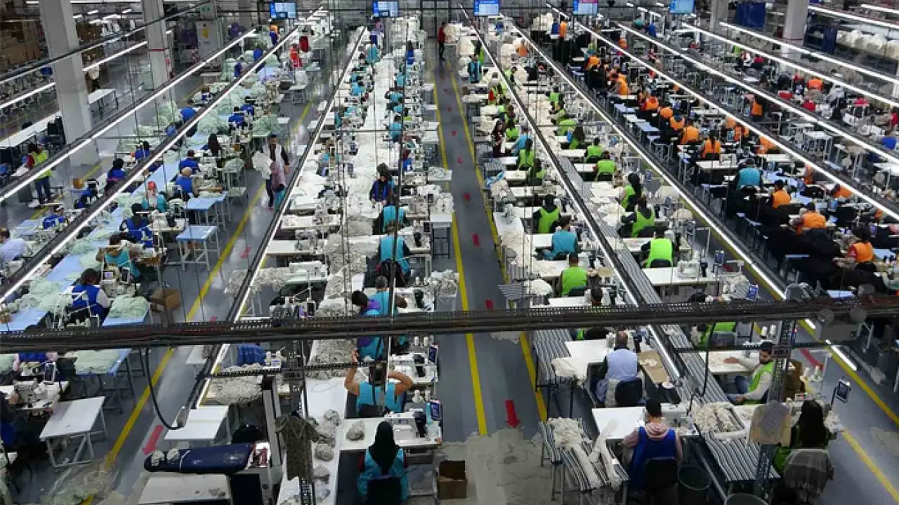 Akın Tekstil'in hisseleri Borsa İstanbul'da işlem görmeye devam ettiği için spekülasyona fırsat verilmemesi amacıyla söz konusu yönetim kurulu kararı 4 gün geç duyuruldu.