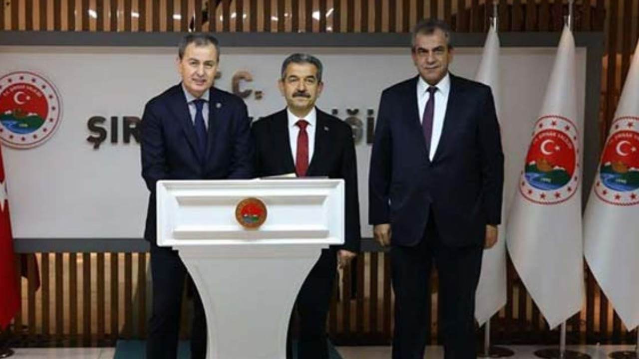 Erdemoğlu Holding Yönetim Kurulu Başkanı İbrahim Erdemoğlu yatırım yapılacak bölgeyle ilgili incelemelerde bulundu.