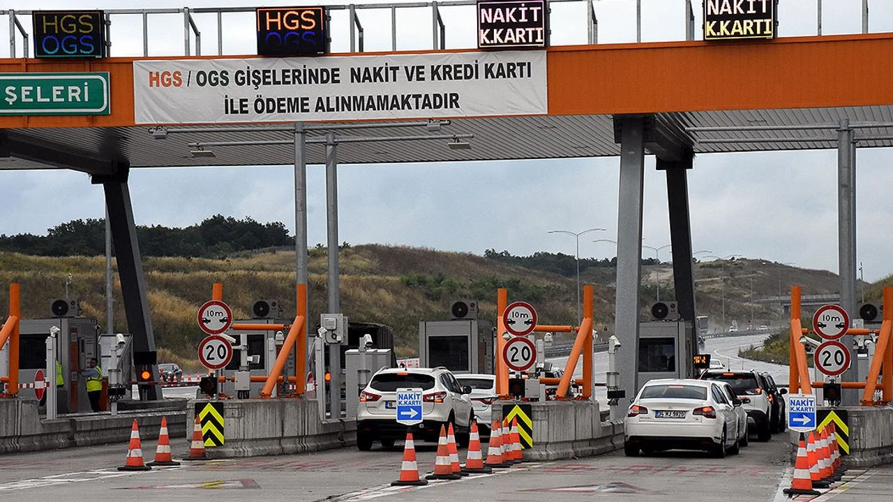 Köprü ve otoyol ücretleri her yıl yeniden değerleme oranında artmaktadır.