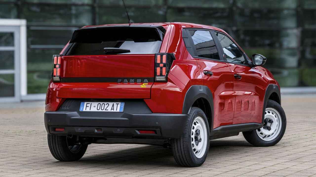 Grande Panda 4x4'ün manuel vitesle gelmesi bekleniyor.