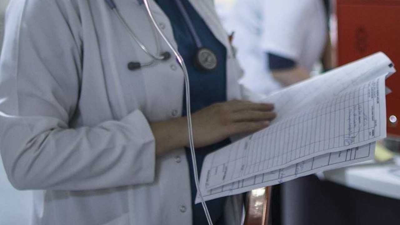 Yönetmeliğe aykırı davranan hastaneler için yaptırım uygulanacak.