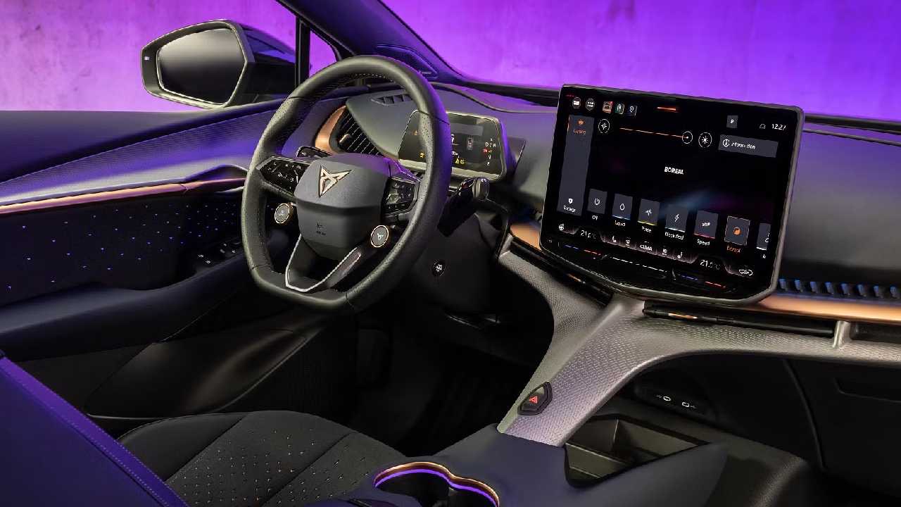Cupra Tavascan çekici tasarımıyla ön plana çıkıyor.