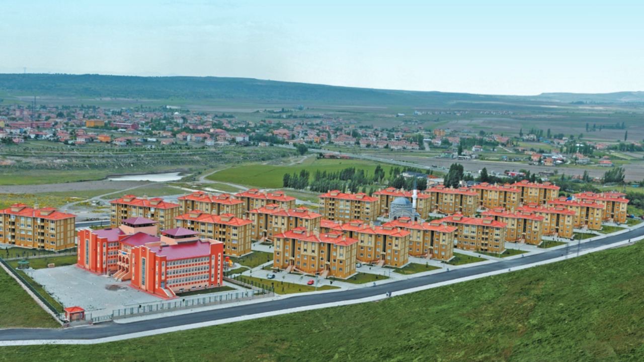 TOKİ, 48 ilde 558 taşınmazı satışa çıkardı! Şartlar belli oldu, başvurular başladı