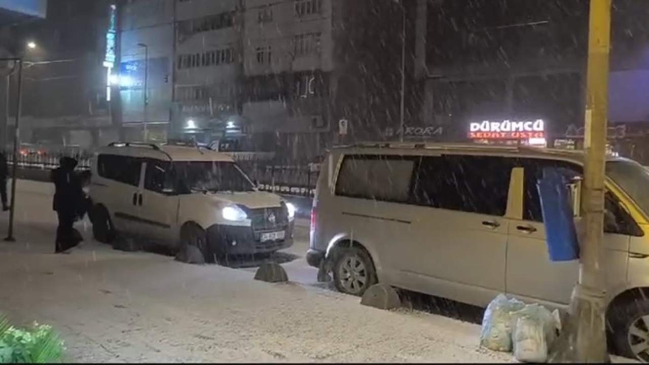Başakşhir, Bağcılar, Esenler, Büyükçekmece kar tatili var mı? Son dakika Başakşehir okullar tatil mi?