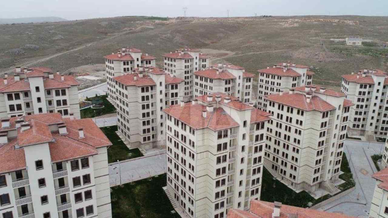 TOKİ yüzlerce taşınması satışa çıkardı! Başvuru için geri sayıma geçildi... Fiyatlar 55 bin TL'den başlıyor