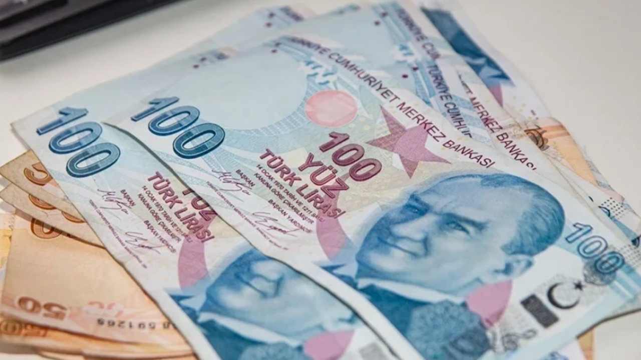 Emekli bayram ikramiyesi Meclis'te takılı kaldı