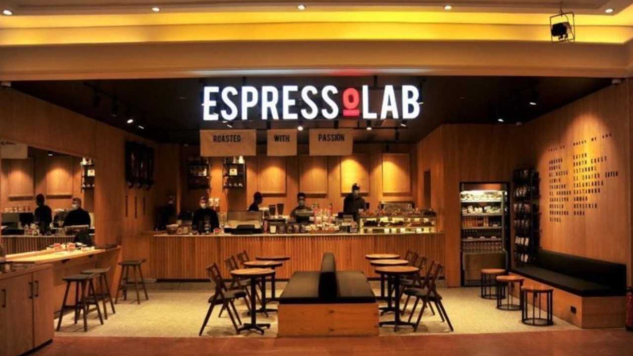 Espressolab’tan deprem nedeniyle ücretsiz kahve, çay ve su dağıtımına başladı