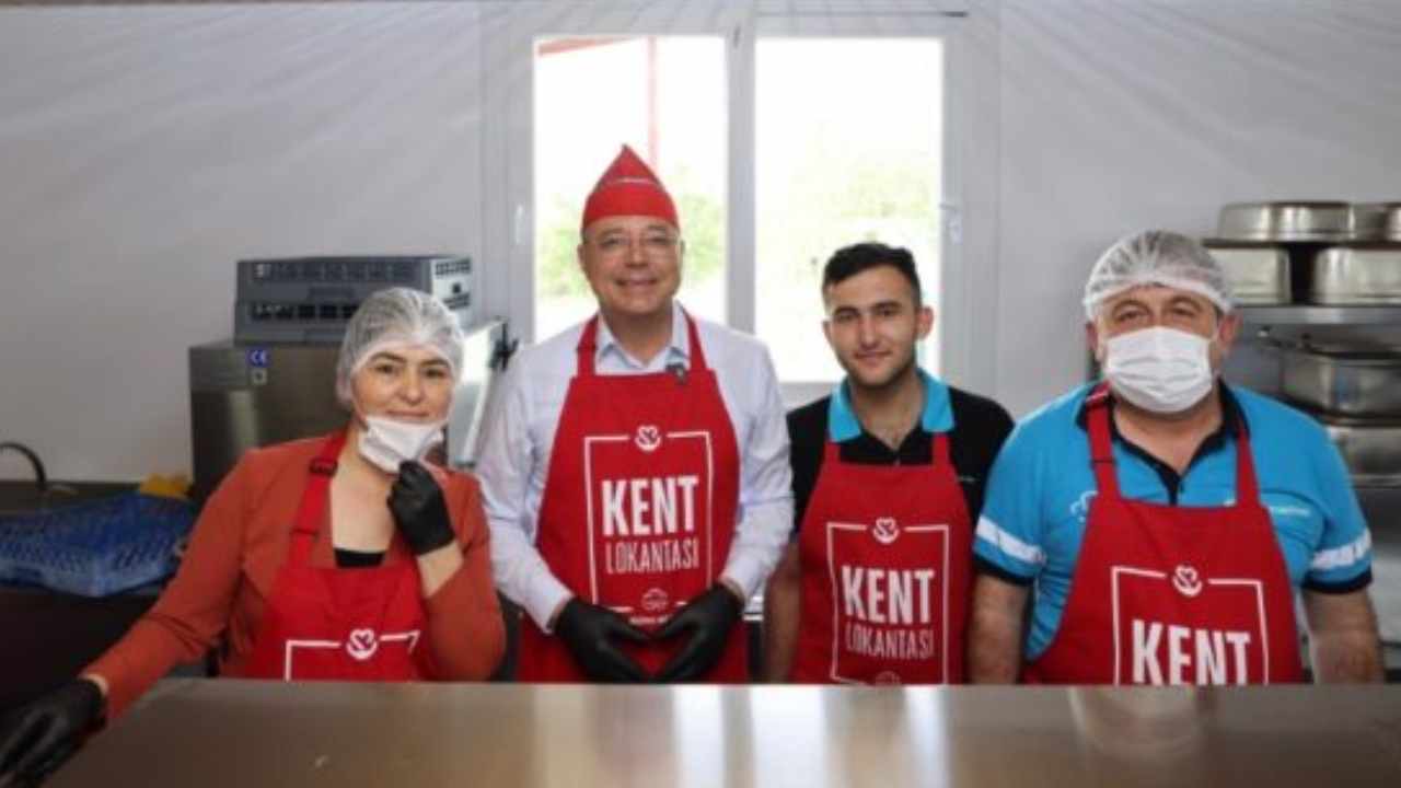 Öğrenciler doya doya yiyecek! 20 TL'lik menüsü bulunan kent lokantası açıldı
