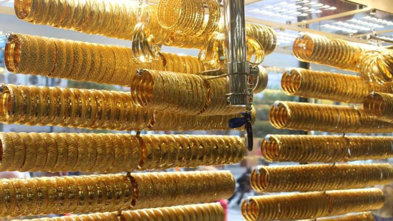 Düğün sezonu yaklaştı ama kuyumcular sinek avlıyor! Altının rekoru takıyı azalttı