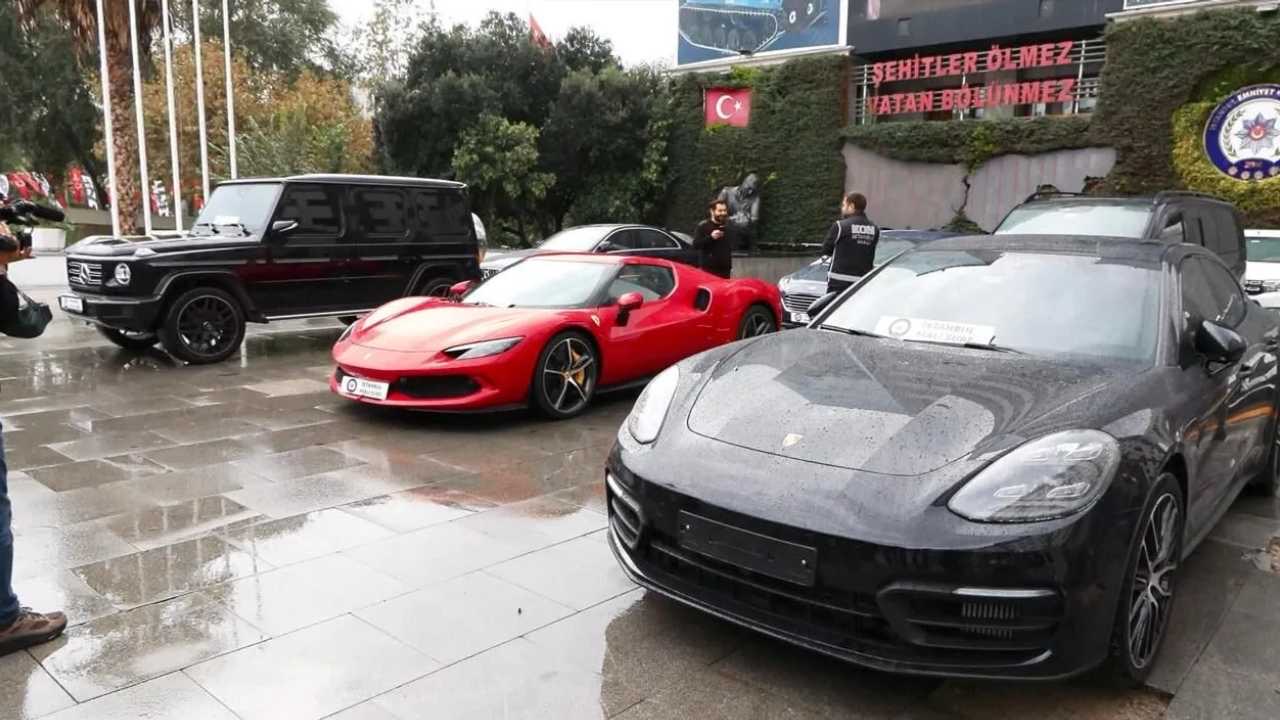 Engin ve Dilan Polat'ın satışa çıkan lüks otomobilleri için durdurma kararı